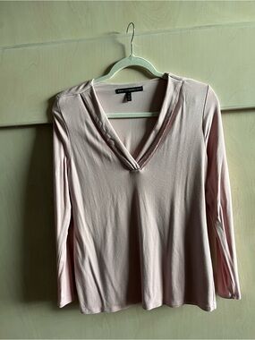 White House Black Market Light Pink Long-Sleeve V-Neck Top